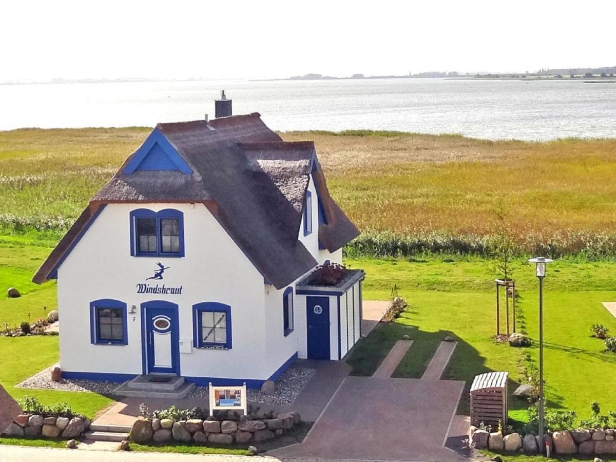 Вилла Reetdachhaus Windsbraut Бреге Экстерьер фото